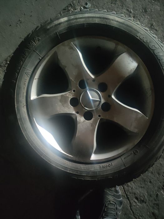 Продам колесо на Мерседес размер R15