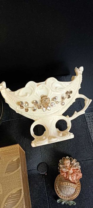 Предметы декора в золотом цвете