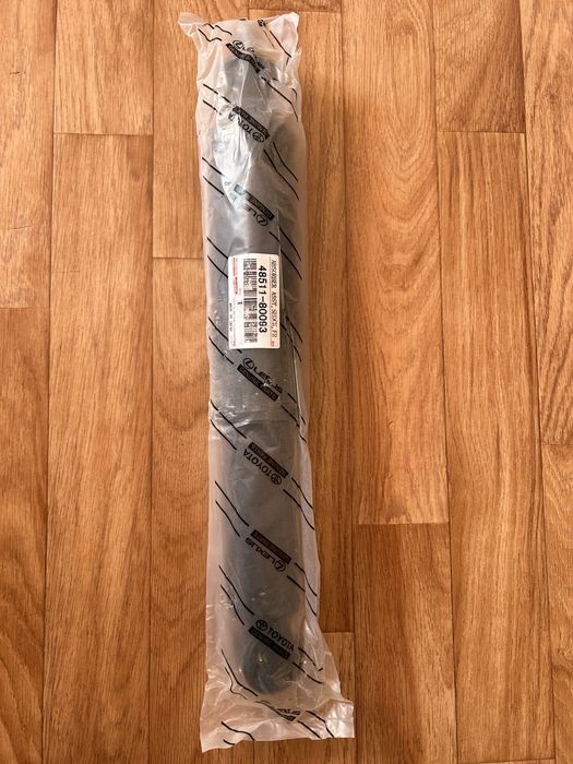 Продам амортизатор от Тойоты.