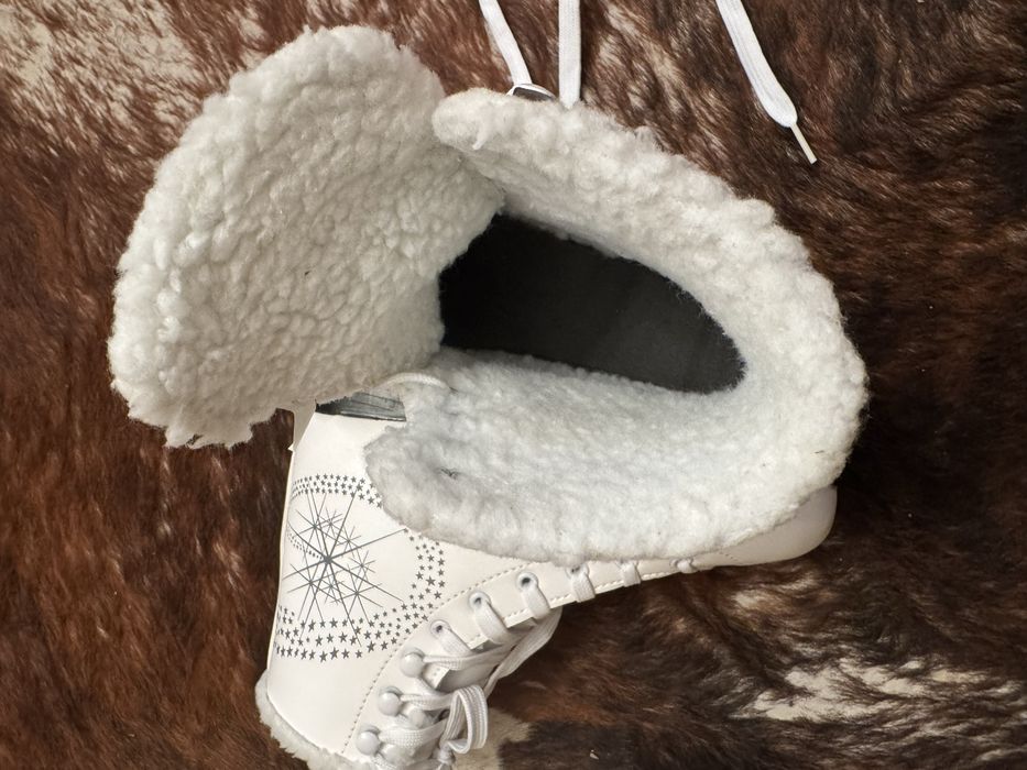 Продам коньки 36 размер