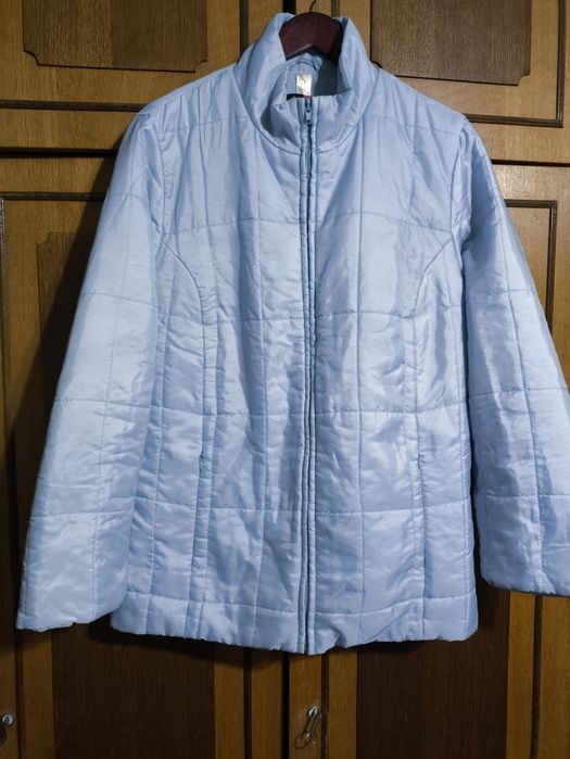 Женская куртка голубого цвета 50-52