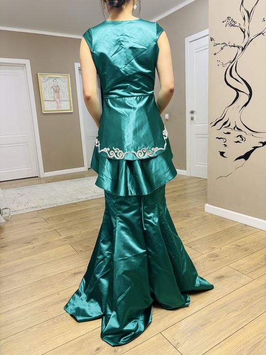 Продам платье свадебные