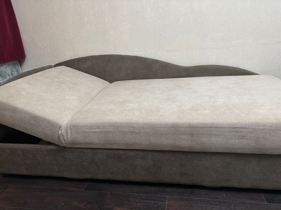 Продам  диван 100000т
