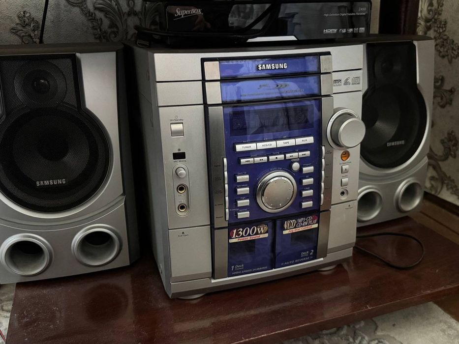 Музыкальный центр