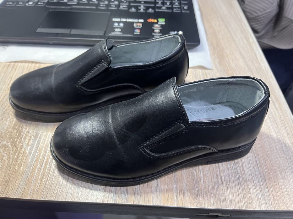 Продам туфли на мальчика