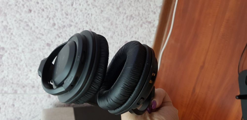 Продаю наушники для прослущивания телевизора