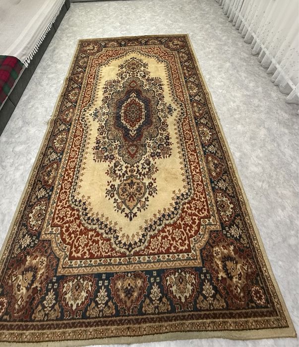 Продается б/у ковры