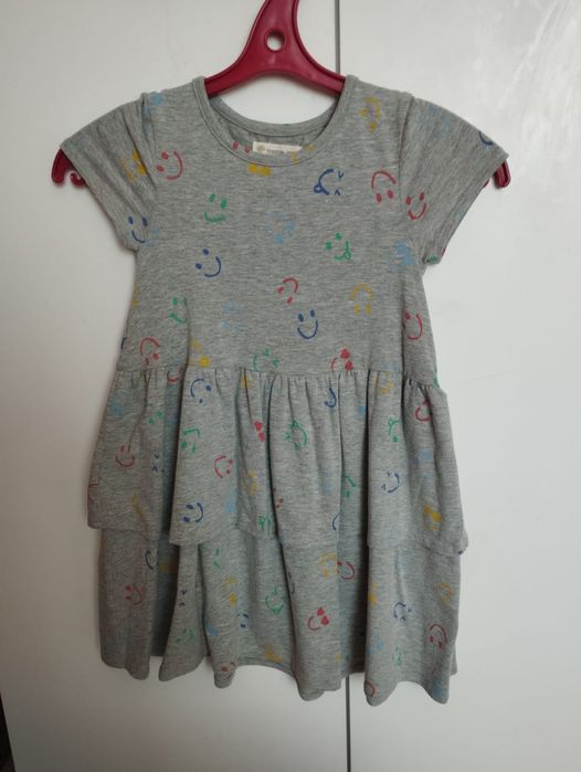 Продам платья на4-6лет