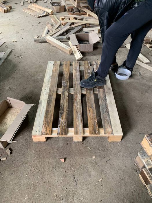 Paddonlar sotiladi .