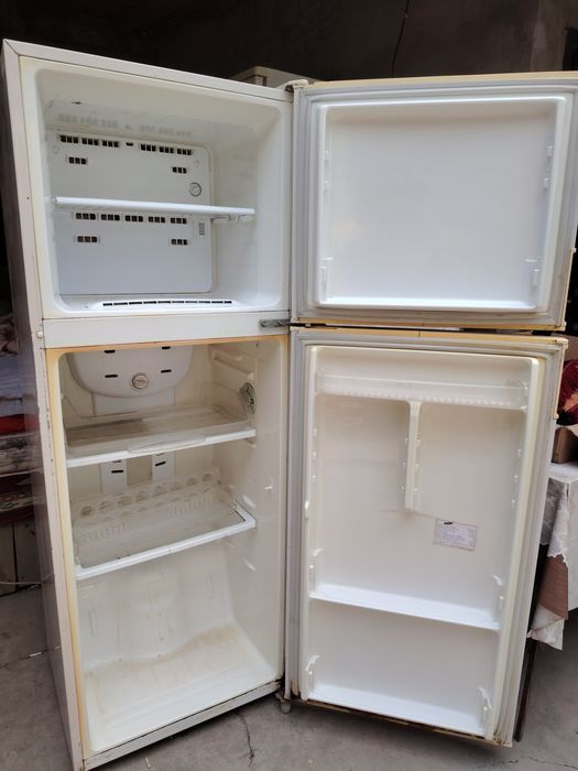 Холодильник для дома в рабочем состоянии