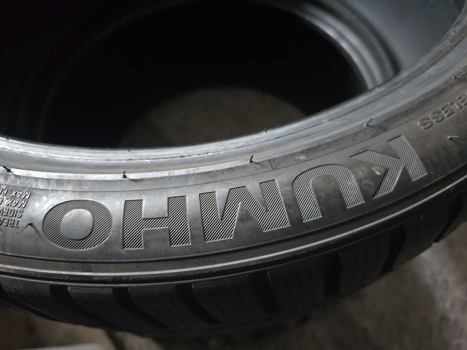 Kumho 245/35 R19 93W MS iarnă