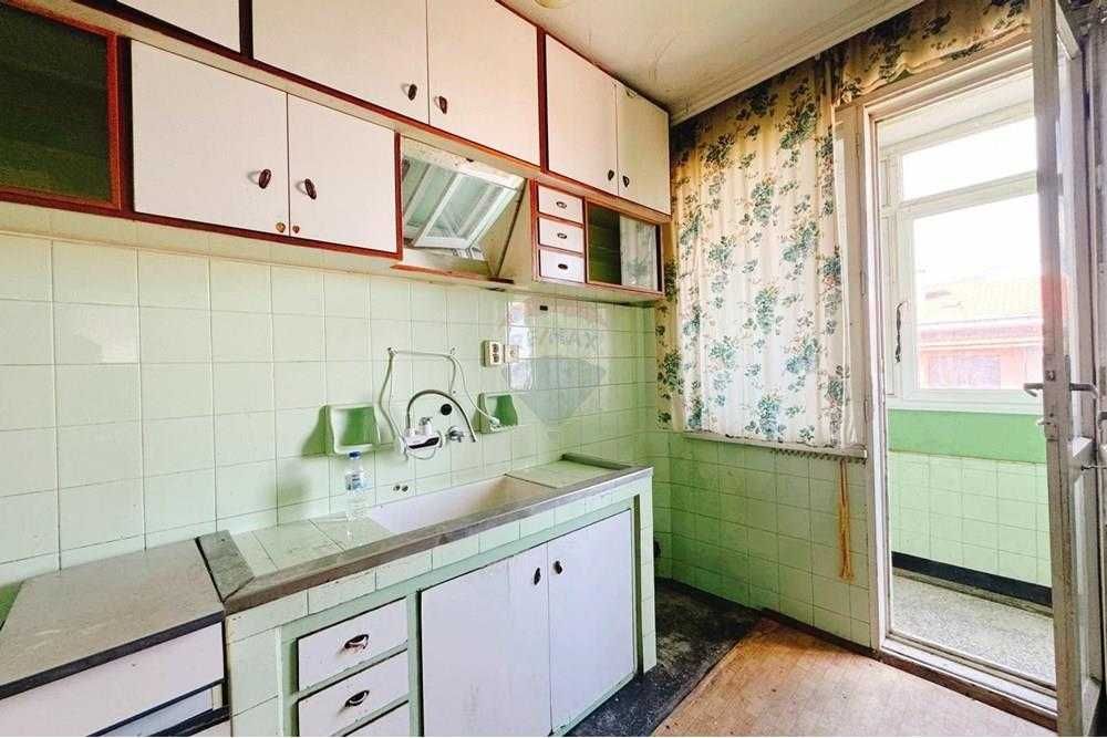 Продава се Многостаен апартамент в Шумен, Военно училище - 143 кв.м за 1248 €/кв.м - Снимка #7