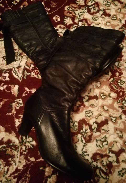 Продаются сапоги