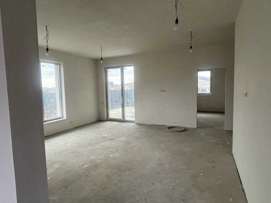 Case dispuse pe parter! Segment premium! Finisaje incluse in pret!