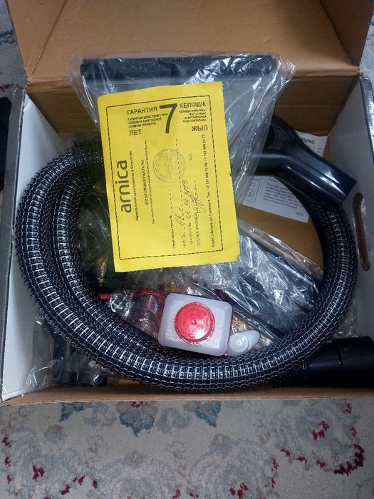 Пылесос моющий Arnica