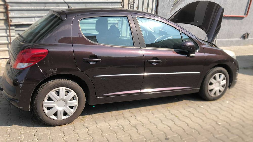 Peugeot 207 Peugeot 207 Visiniu, 2011, 1400cmc, GPL + benzina EURO 5