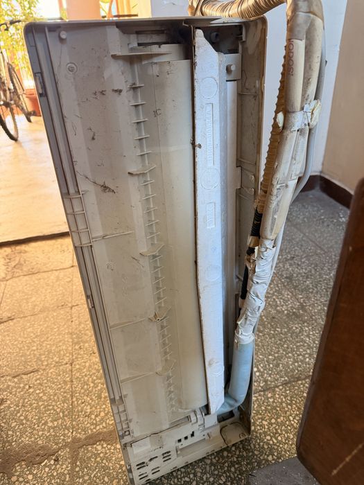 Продавам климатик samsung