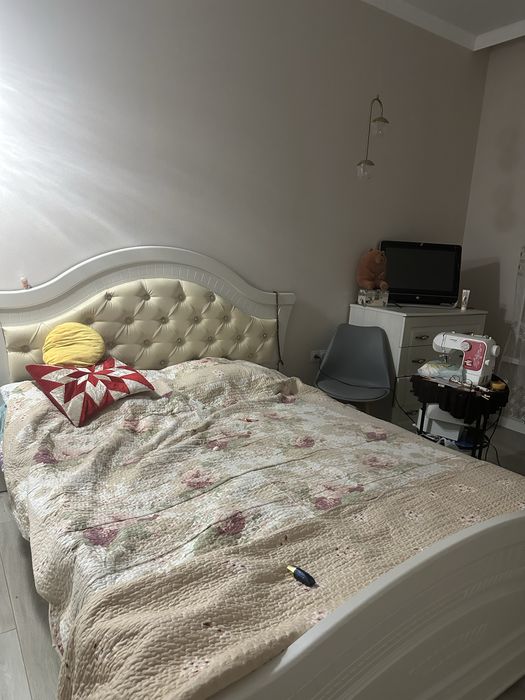 Продам спальний гарнитур