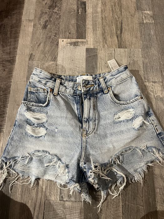 Къси дънкови панталонки Bershka