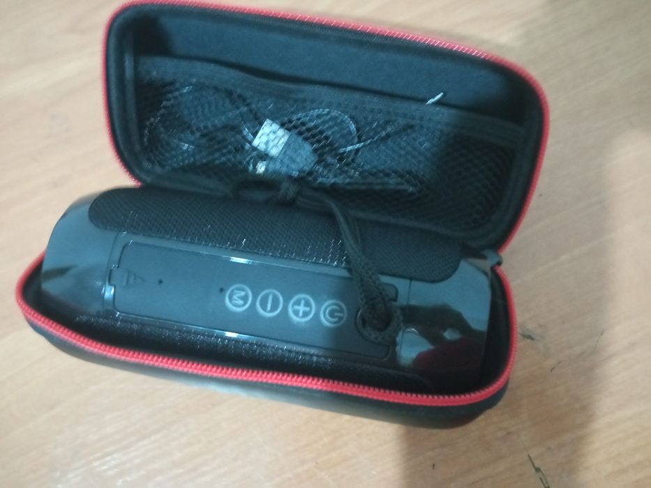 Продам портативную колонку