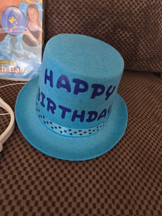 Лот играчки, раница, шапка, чаша на Малвел всичко 10 лв.