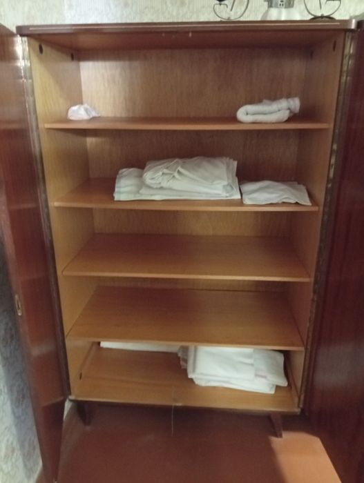 Продам спальный гарнитур (Румыния)