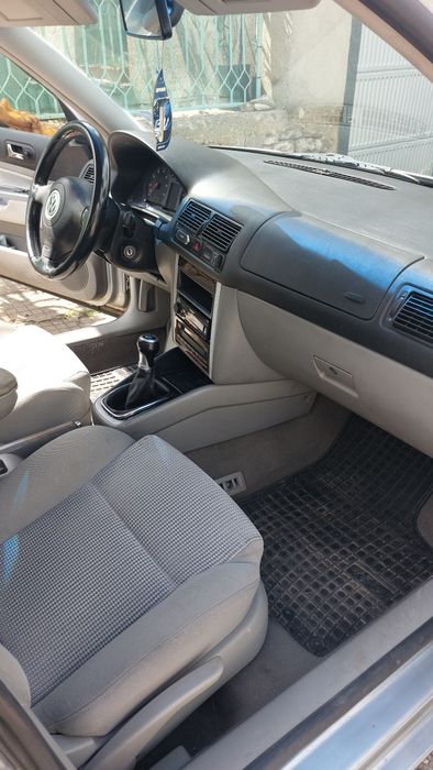 Продавам VW-Golf 1.8 LPG