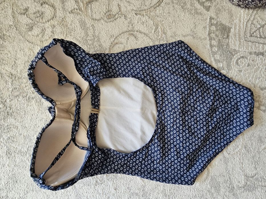 Продам купальники. На 48-50 размер.