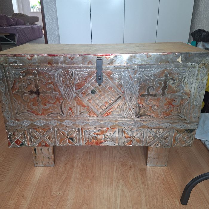 Сандық сатылады. Продается сундукк