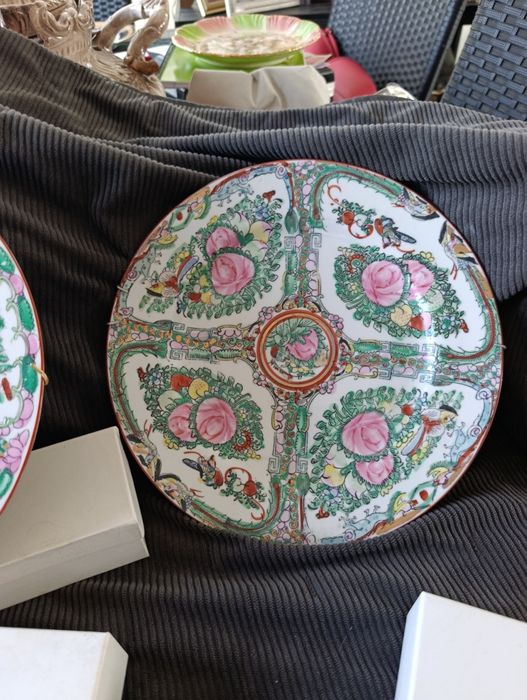 Колекция от 11 декоративни китайски порцеланови чинии – Rose Medallion China ръчно рисувани
