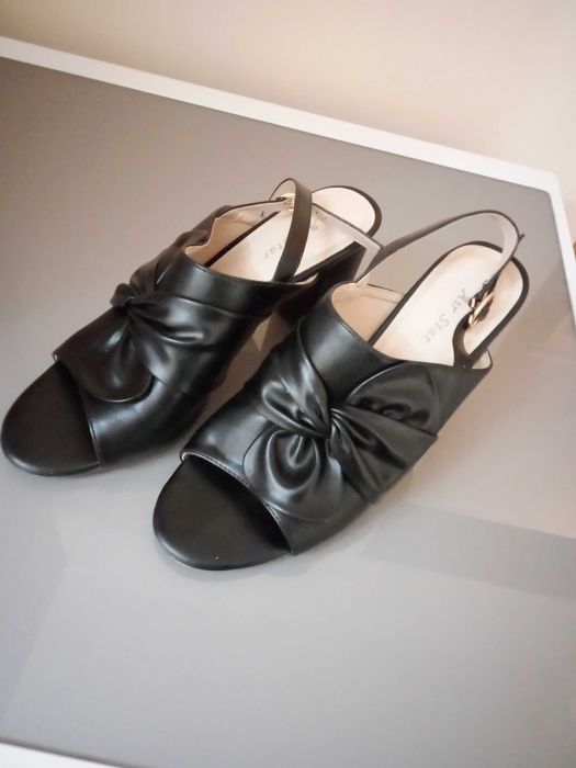 Дамски сандали и чехли