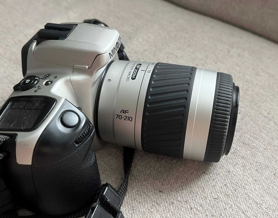Minolta Dynax 500si + obiectiv Minolta AF Zoom 70–210mm f/4.5–5.6