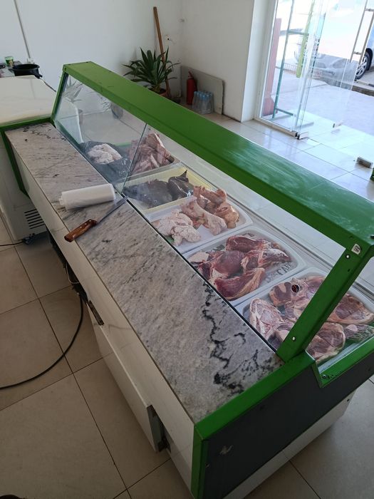 Витрина холодильник