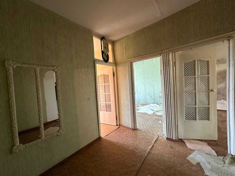 Продаётся 3х комн квартира на 4 этаже Ор-р Шарк 1 Базарчик