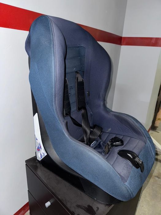 Автокресло Chicco, от 6 месяцев до 4х лет
