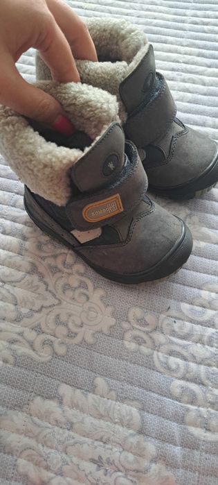 Ботиночки на зиму на мальчика 1-2годика