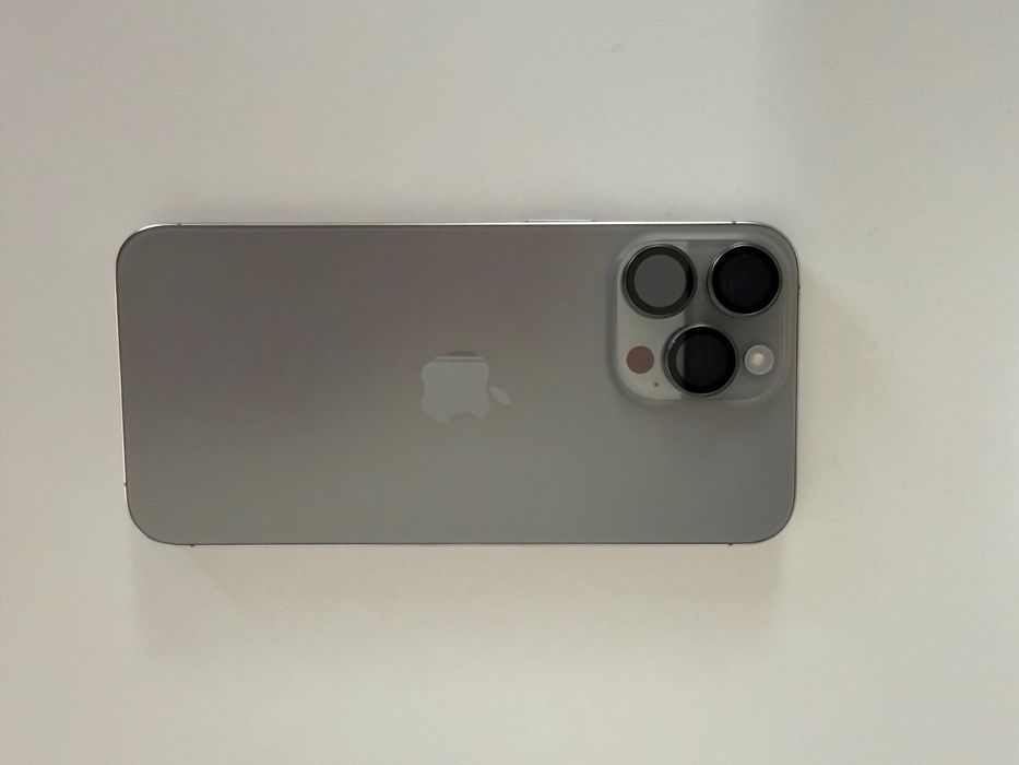 Vând IPhone 15 pro Max