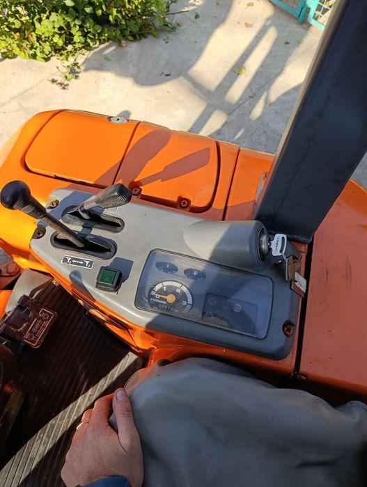 Продам мини экскаватор Hitachi EX20U