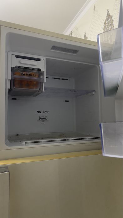 Холодильник Samsung