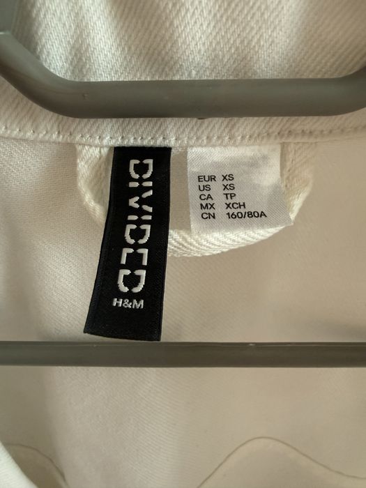 Бяло дънково яке от H&M