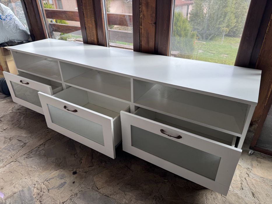 Тв шкаф от IKEA