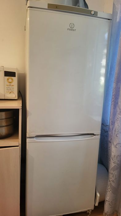 Холодильник INDESIT