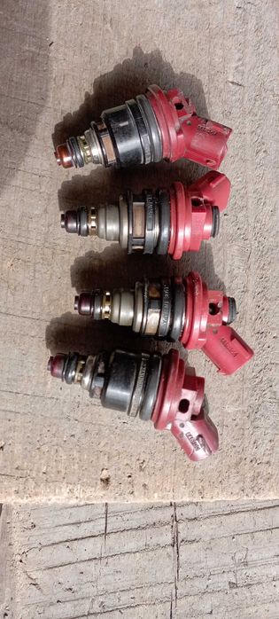 Продам стартер , форсунки на Субару