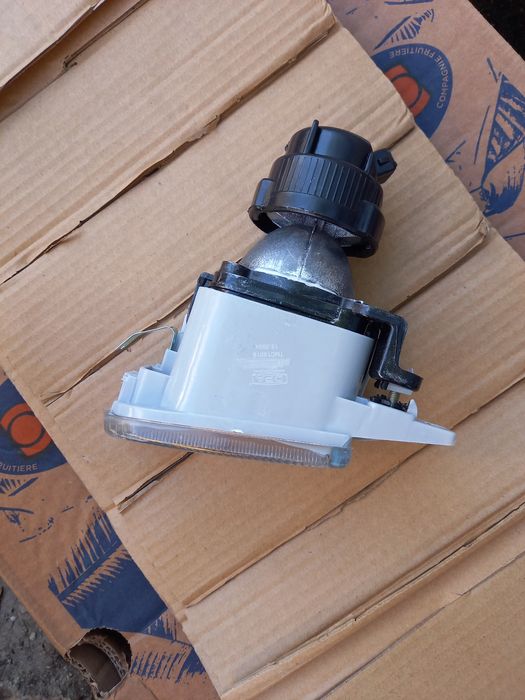 Proiector dreapta VW Golf 3 / Vento