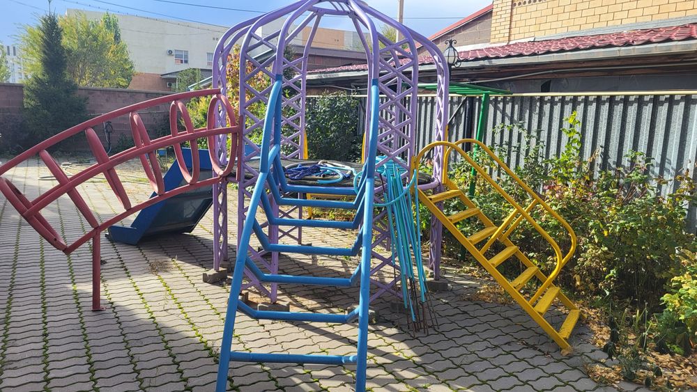 Продам детскую площадку.