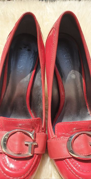 Pantofi cu toc Guess – roșu-coral, mărimea 36