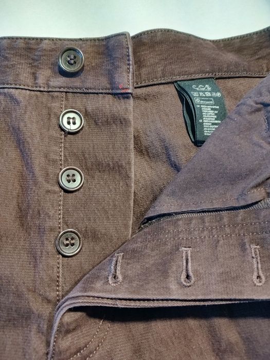 Pantaloni COS damă, mărimea 38, culoare burgund, stare excelentă.