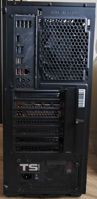 Отличен Kомпютър - AMD Ryzen 7 5700X 32GB DDR4 2TB SSD