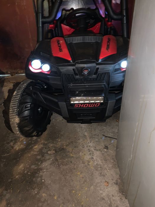 Акумоларорен джип