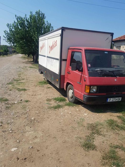 Продавам оборудван кемпер Mercedes MB100D